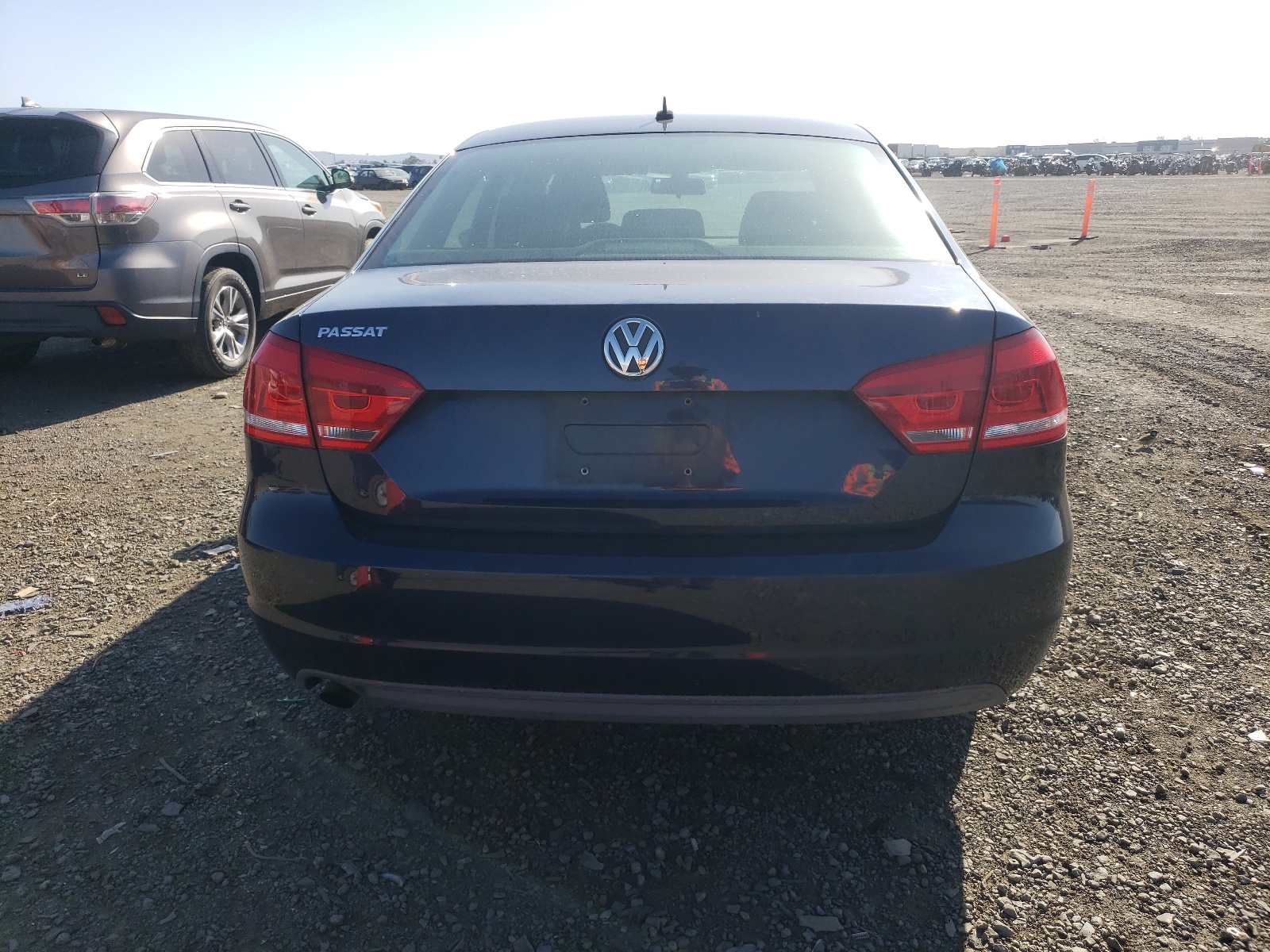 2012 Volkswagen Passat S vin: 1VWAP7A37CC017945