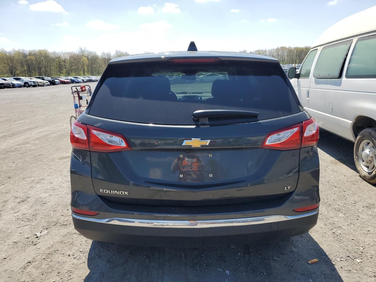 3GNAXJEV7JS628598 2018 Chevrolet Equinox Lt