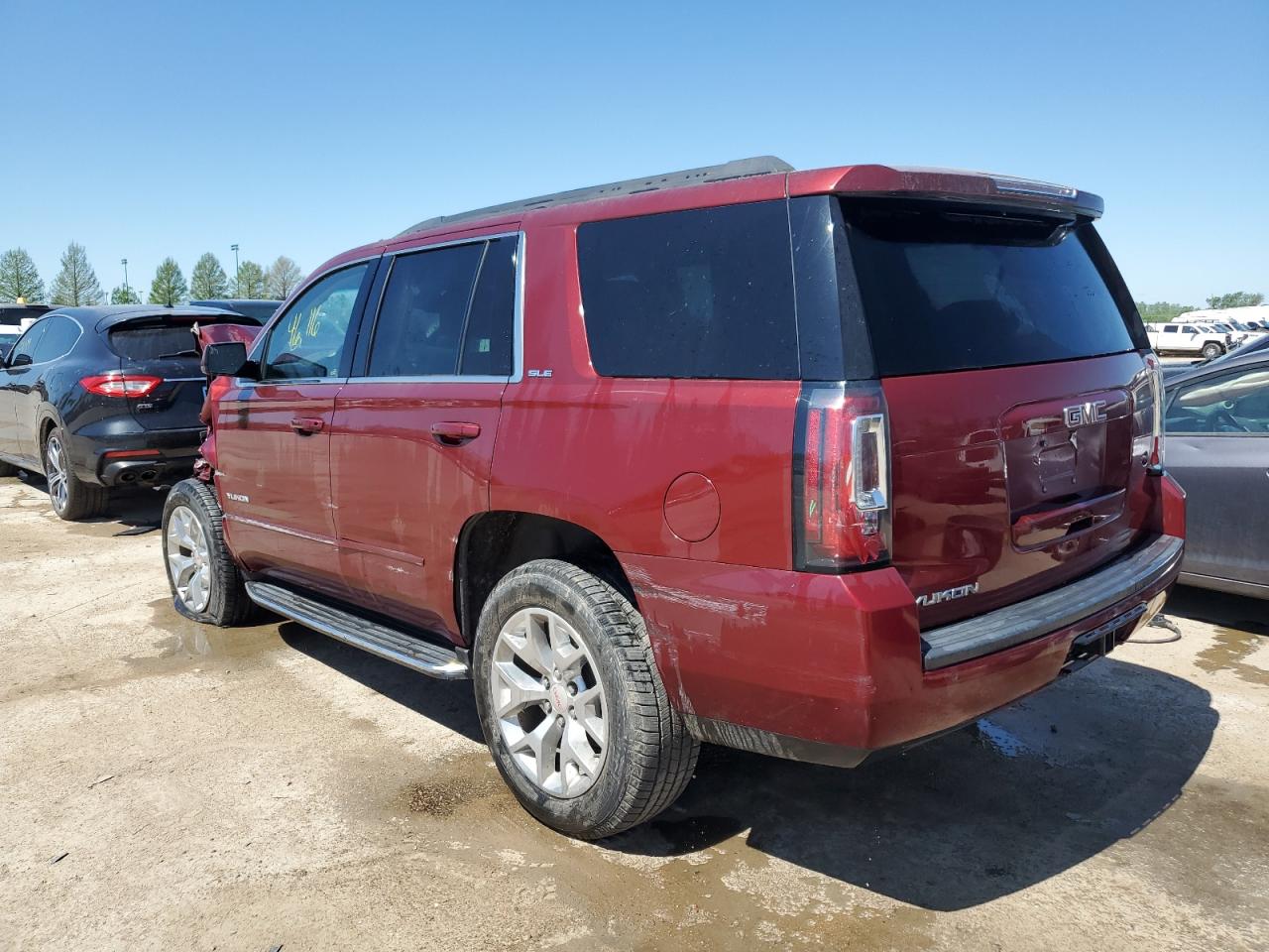 2018 GMC Yukon - Image 2