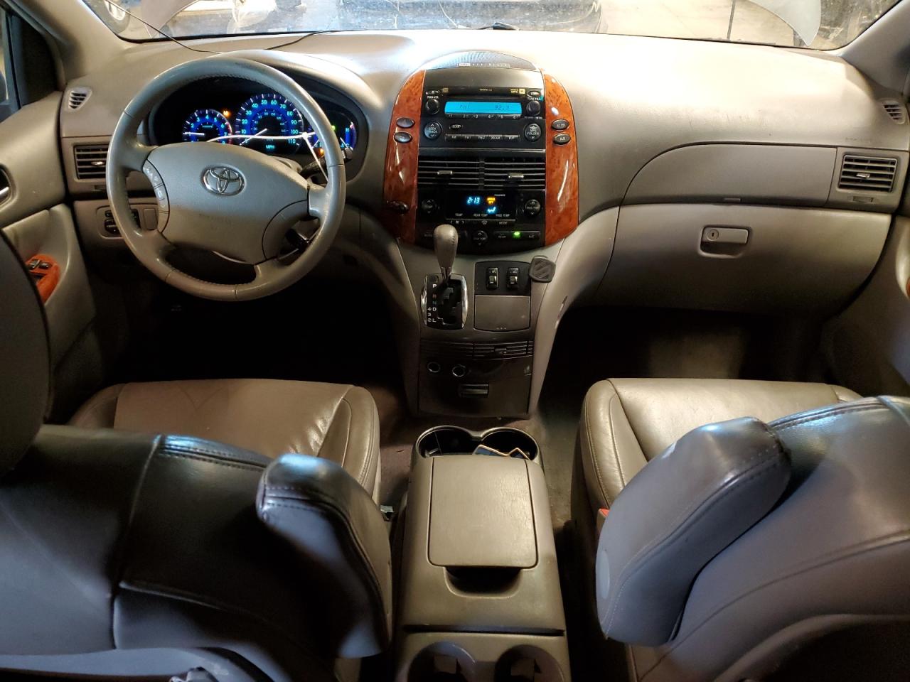 2006 Toyota Sienna - Image 8