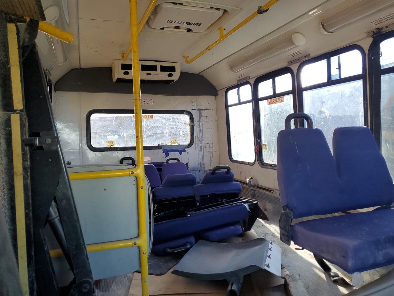 2010 Ford Econoline E450 Super Duty Cutaway Van VIN: 1FDFE4FP1ADA12834 Lot: 52371834