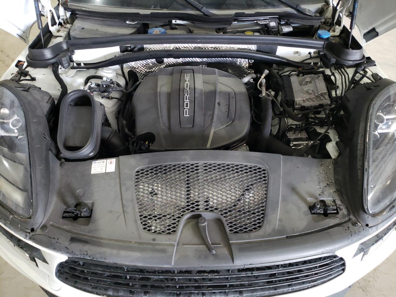 2019 Porsche Macan - Image 12