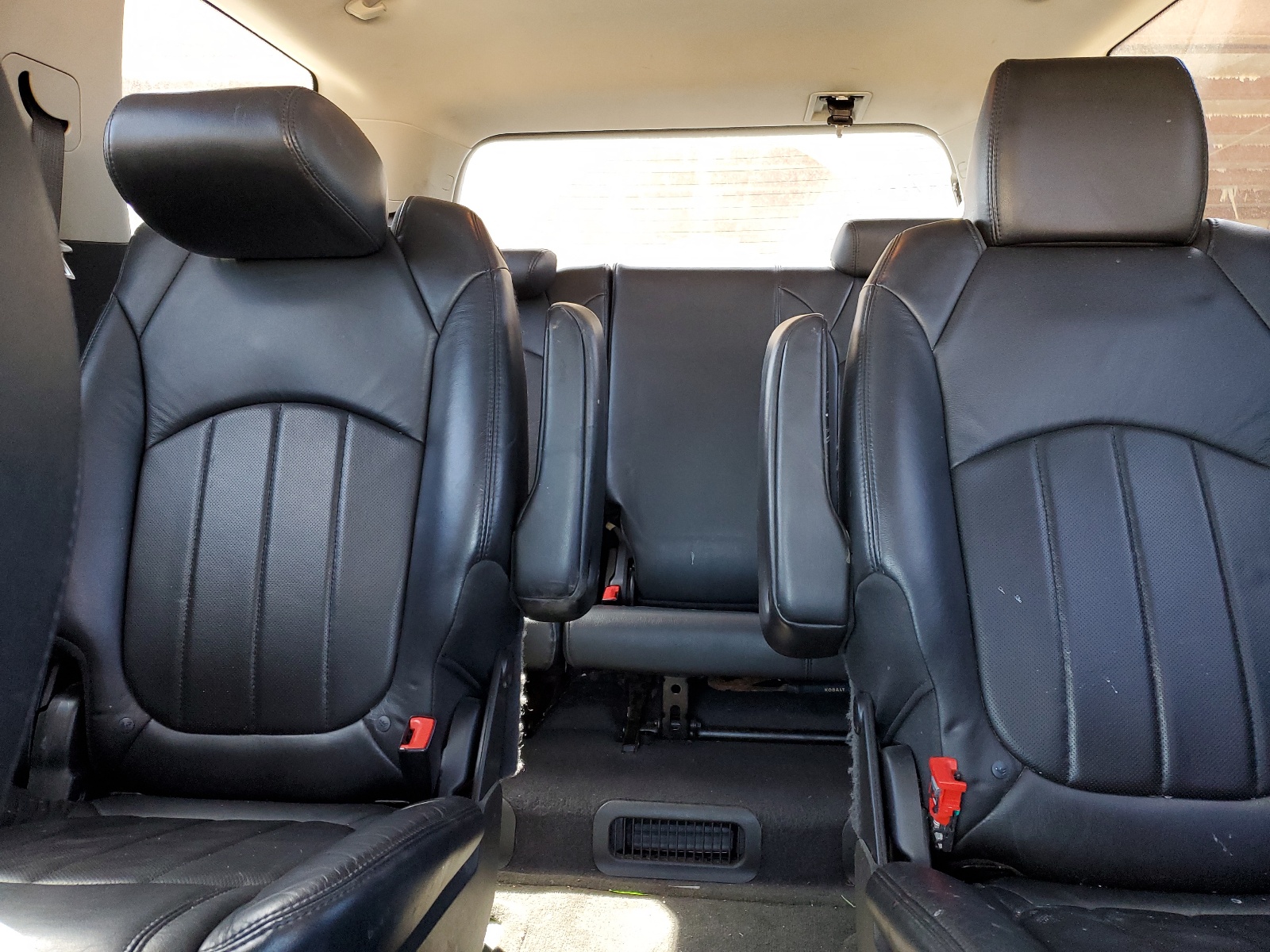 1GKKVTED6BJ243627 2011 GMC Acadia Denali