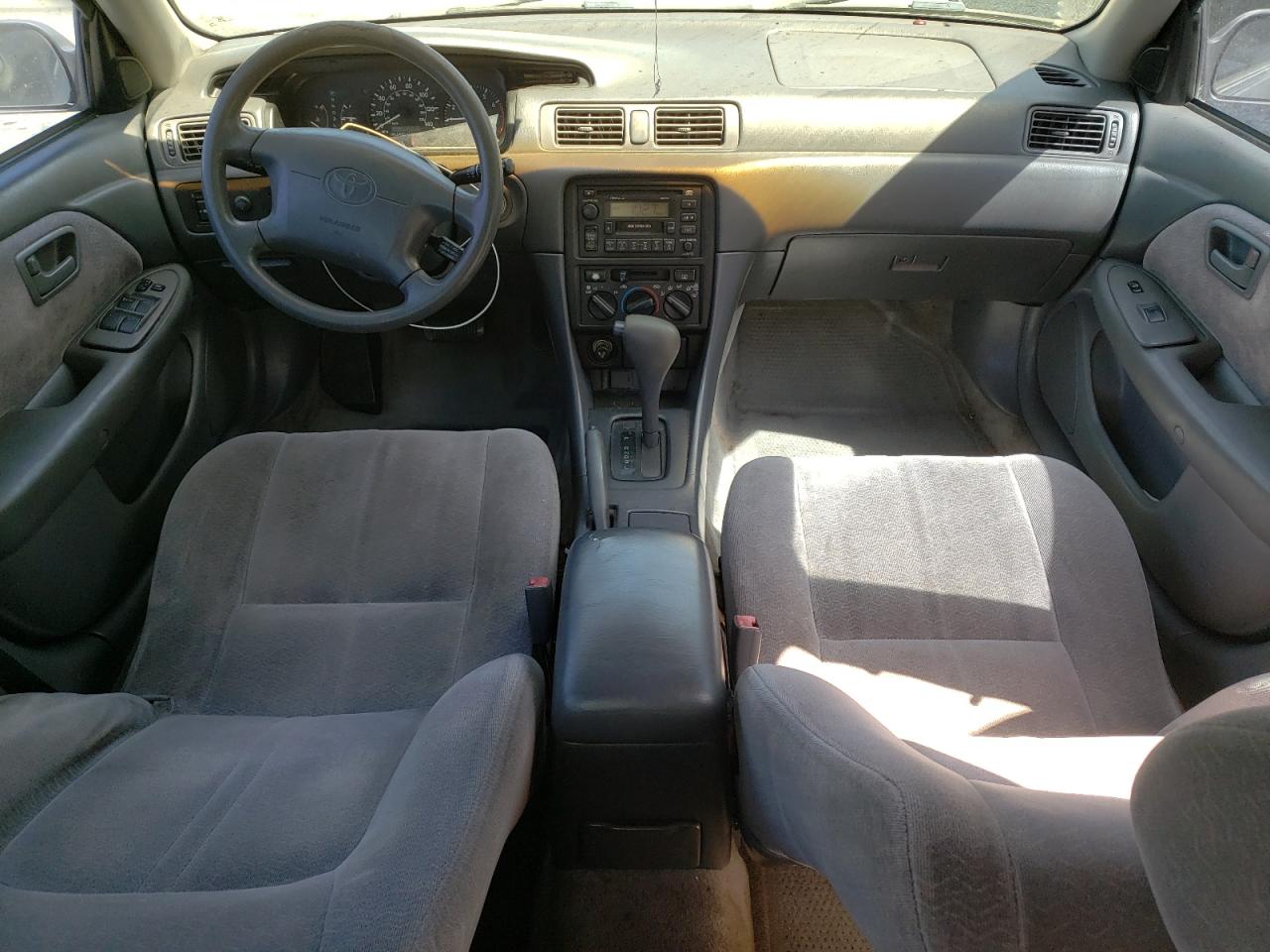 1999 Toyota Camry Le VIN: JT2BF22K4X0180992 Lot: 52869864