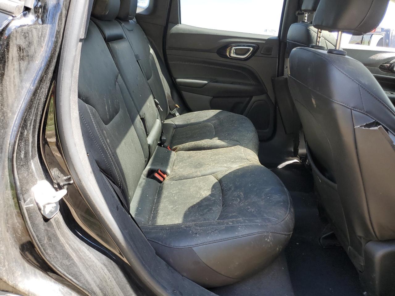 2022 Jeep Compass - Image 11