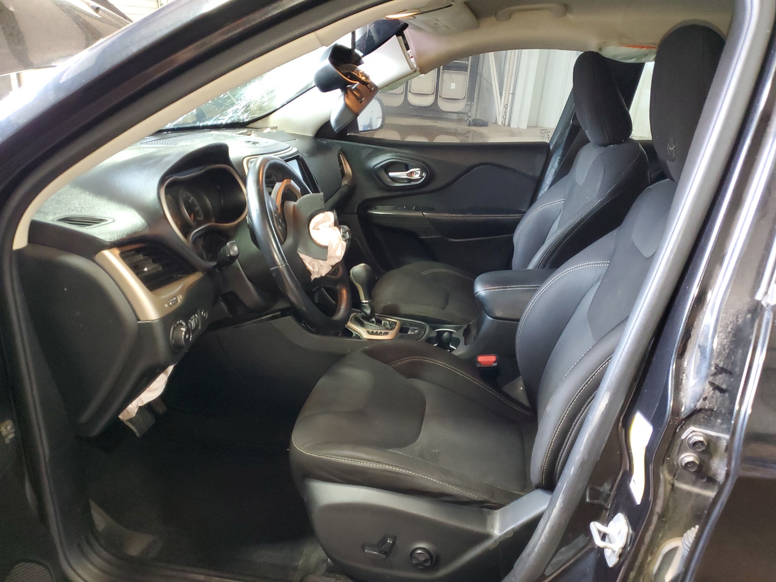 1C4PJLCS8FW602466 2015 Jeep Cherokee Latitude