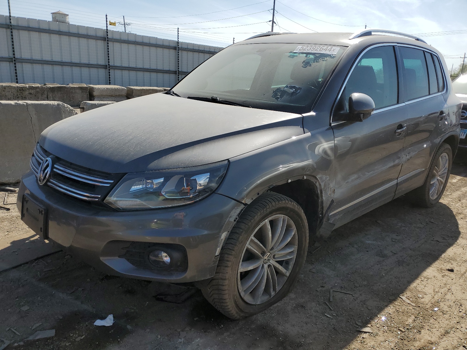 WVGAV7AX4GW553103 2016 Volkswagen Tiguan S