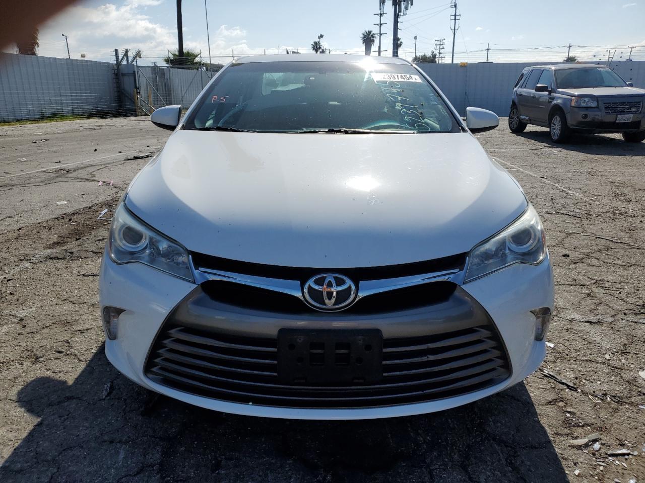 VIN 4T1BF1FK2GU211690 2016 TOYOTA CAMRY no.5