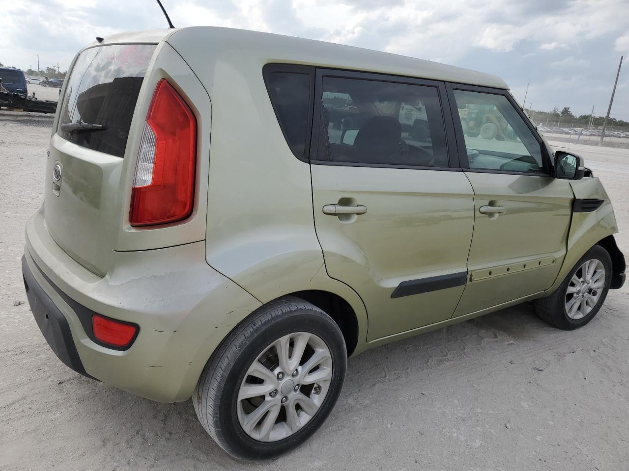 KNDJT2A64C7377744 2012 Kia Soul +