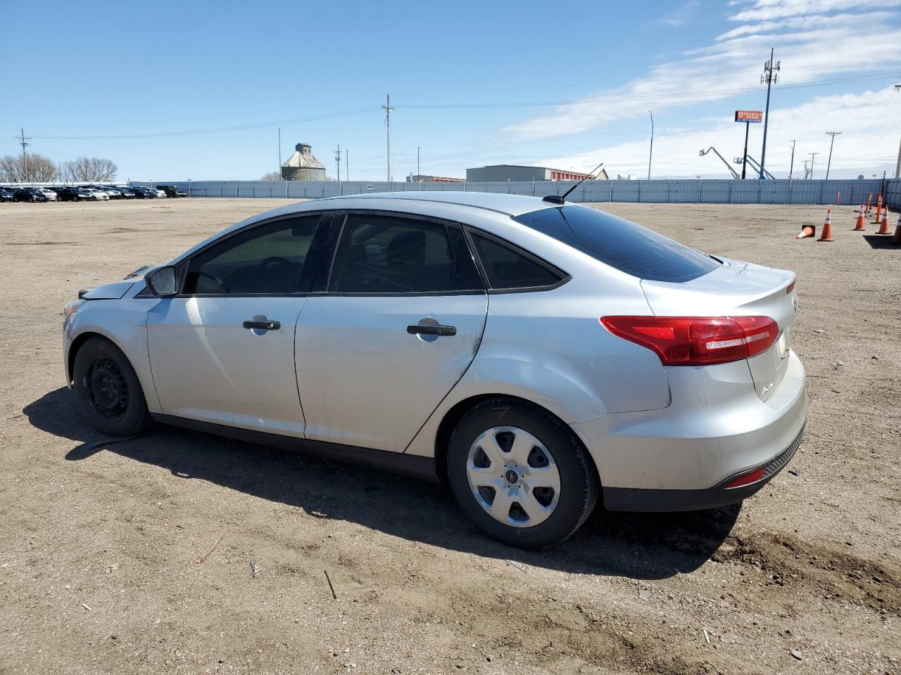 1FADP3E21GL233876 2016 FORD FOCUS - Image 2