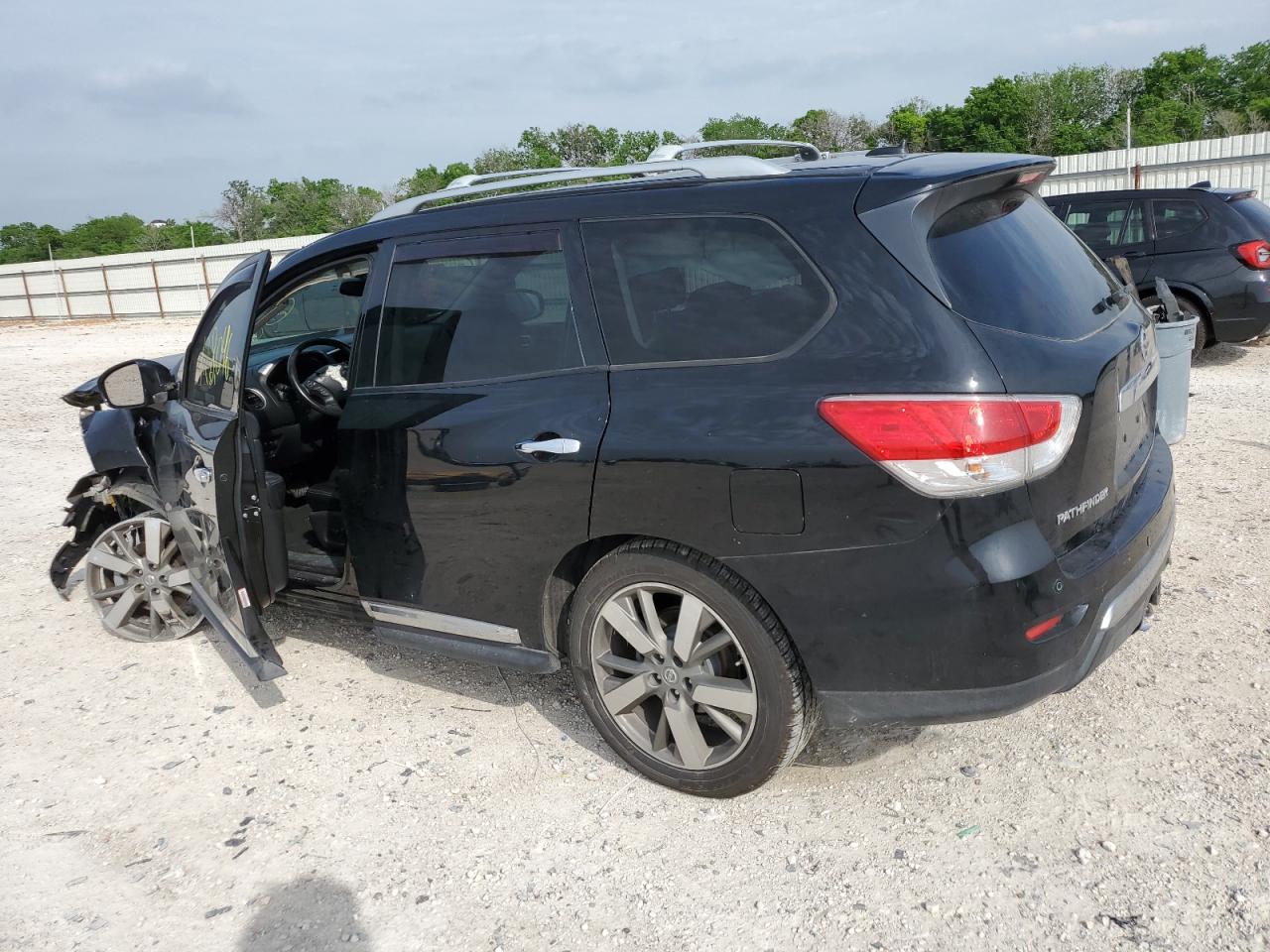 VIN 5N1AR2MN4DC653622 2013 NISSAN PATHFINDER no.2