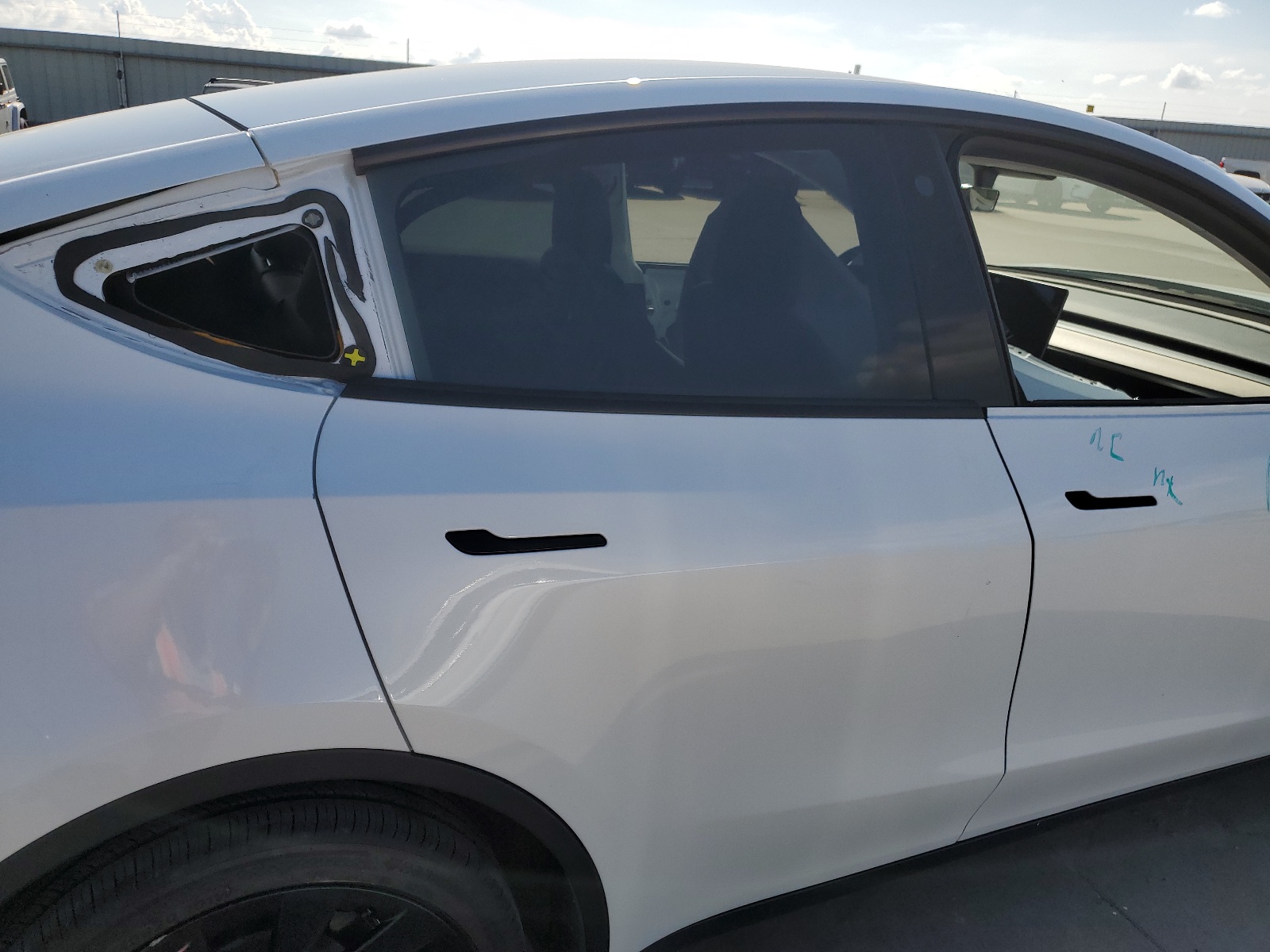 5YJYGDEE2MF120979 2021 Tesla Model Y