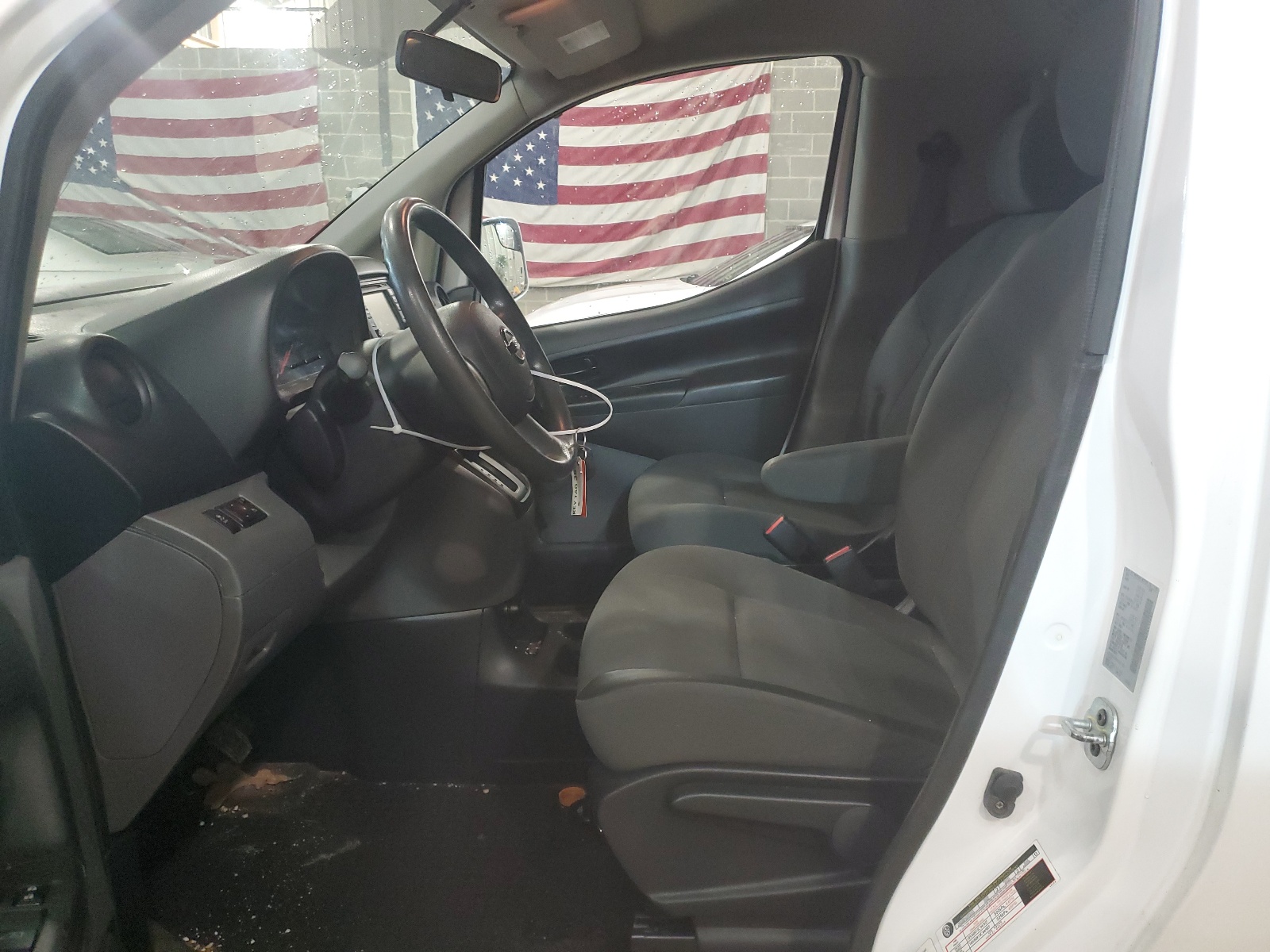 3N6CM0KN6HK697282 2017 Nissan Nv200 2.5S