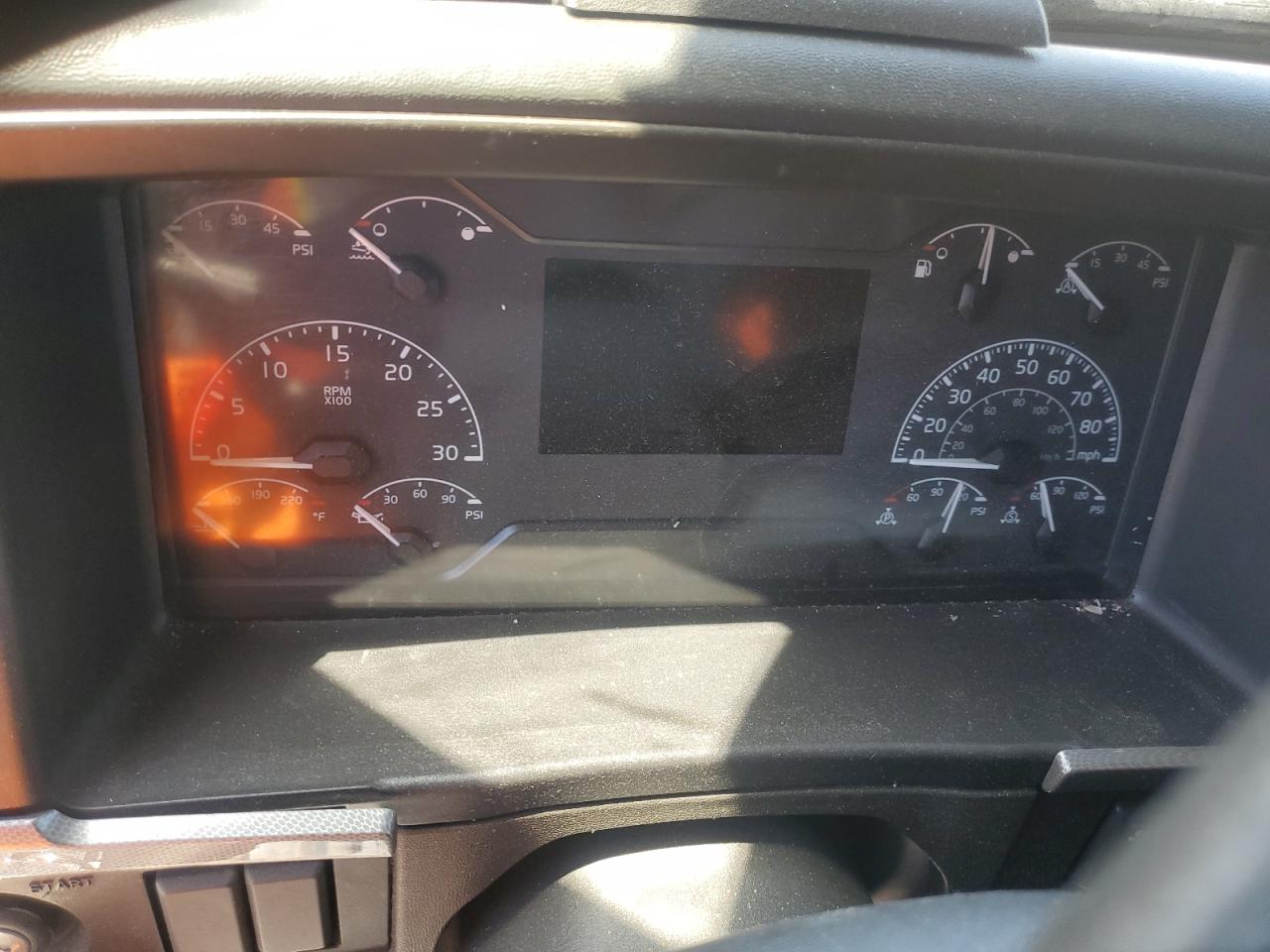 2020 Volvo Vn Vnl VIN: 4V4NC9EH2LN250786 Lot: 39205335