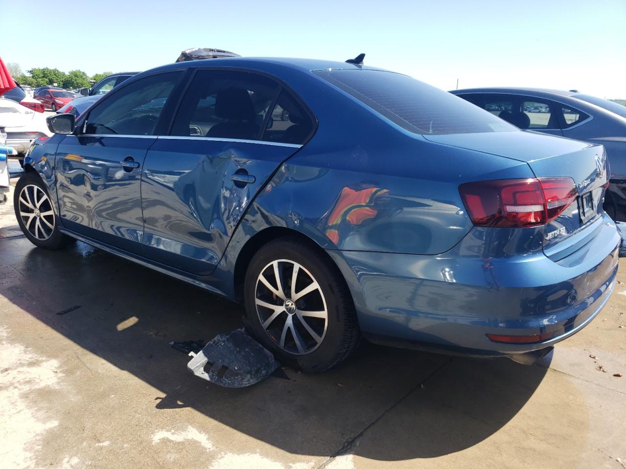 3VWDB7AJ3HM368870 2017 VOLKSWAGEN JETTA - Image 2