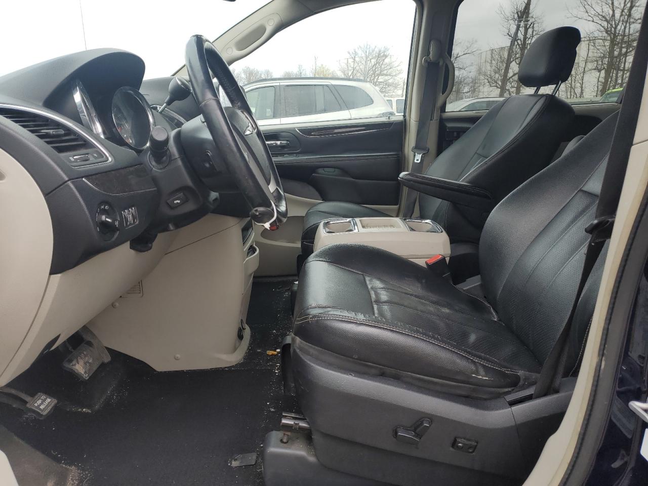 2014 Chrysler Town & Country Touring L VIN: 2C4RC1CG3ER425691 Lot: 51730434