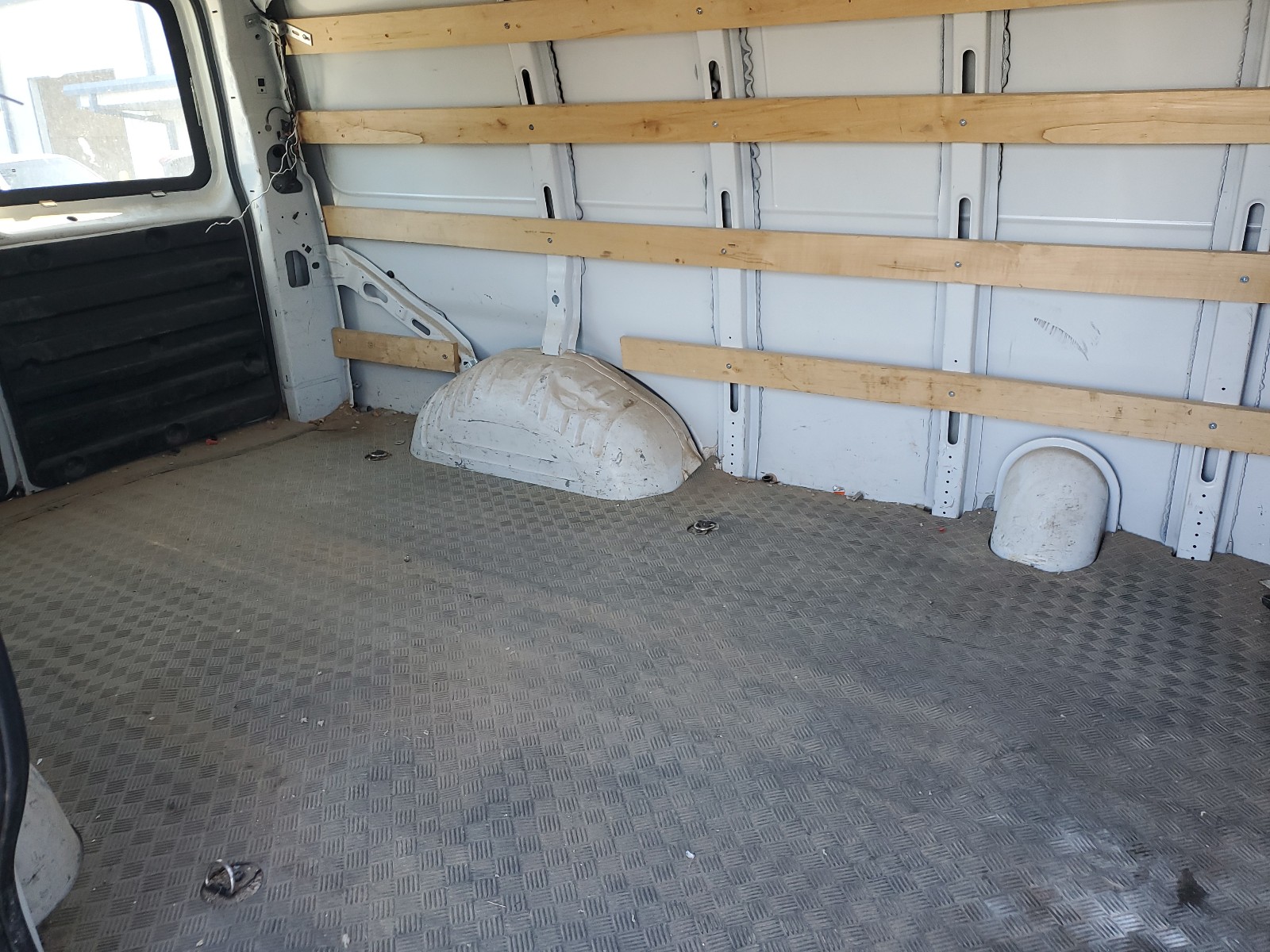 1GTW7AFG7J1907999 2018 GMC Savana G2500