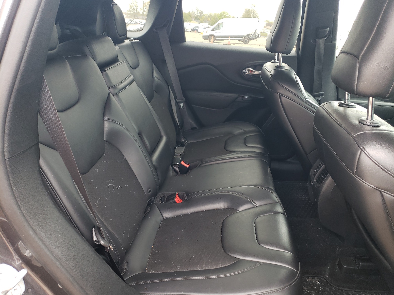 1C4PJMLN3KD355699 2019 Jeep Cherokee Latitude Plus