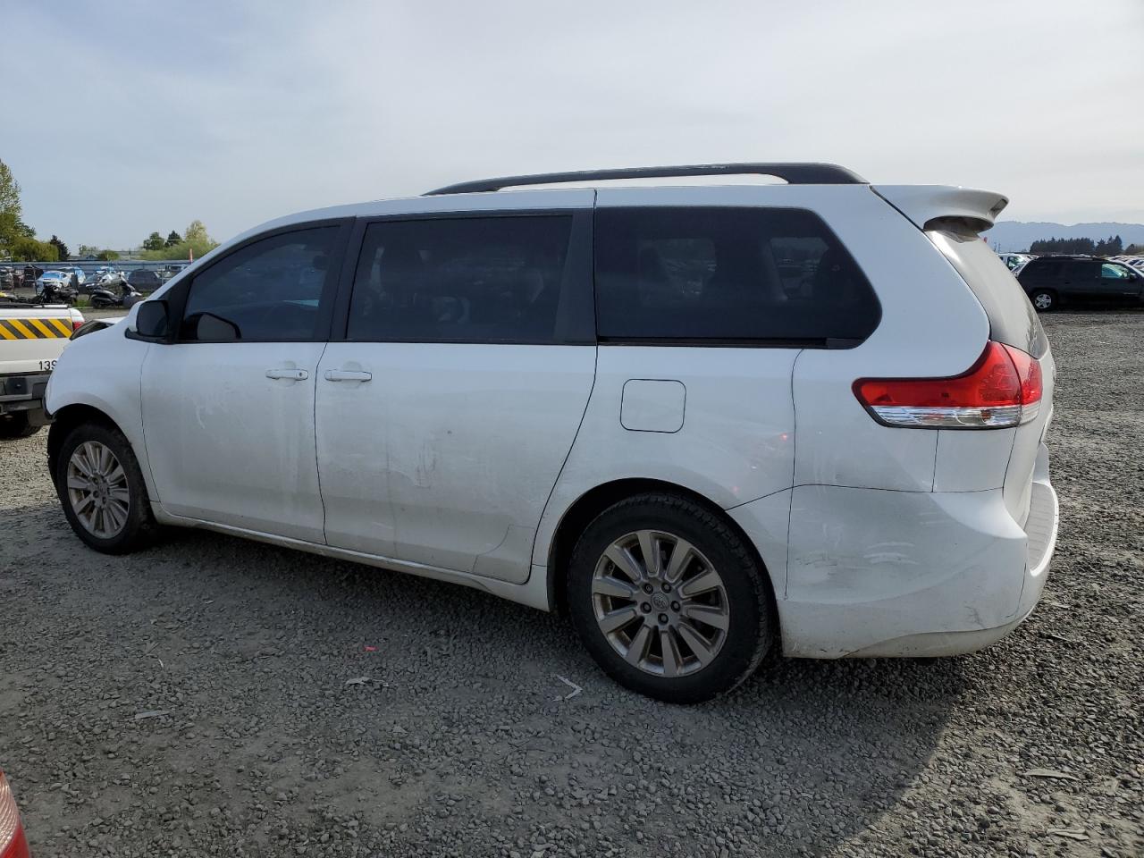 2011 Toyota Sienna - Image 2