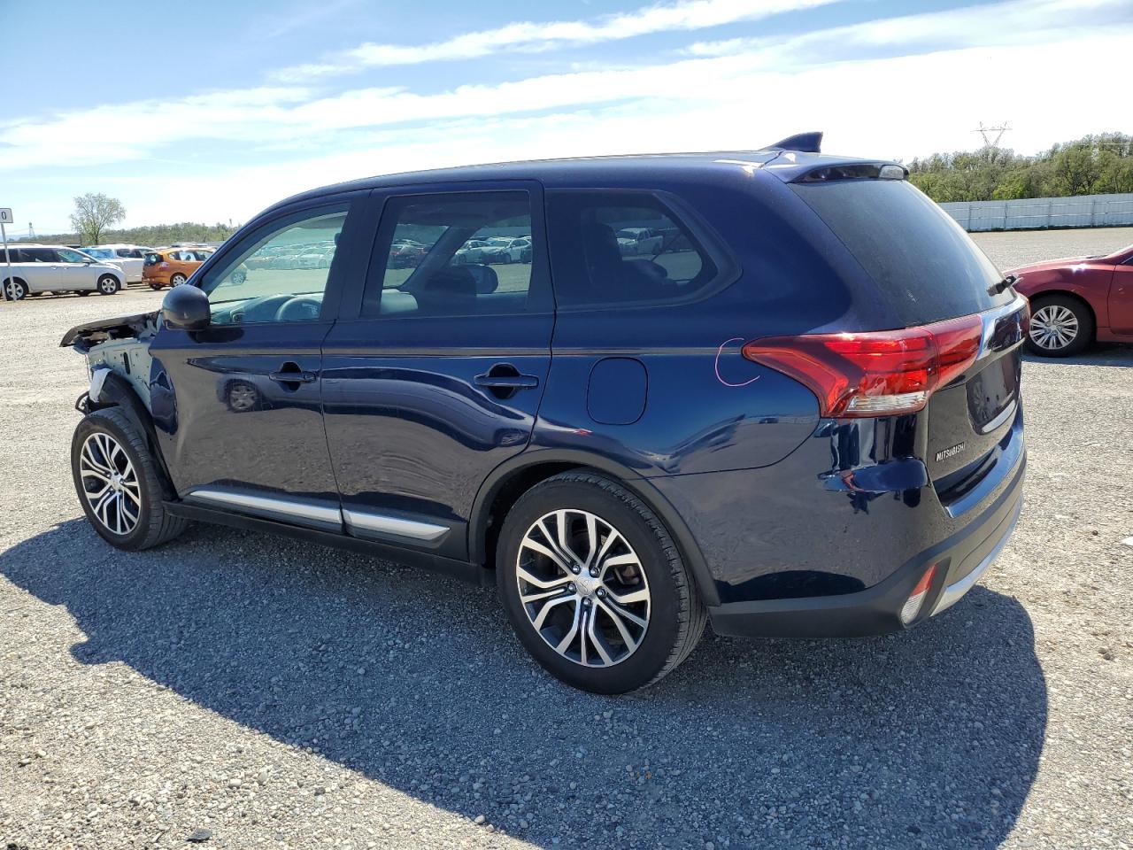 JA4AD2A3XJZ054605 2018 Mitsubishi Outlander Es