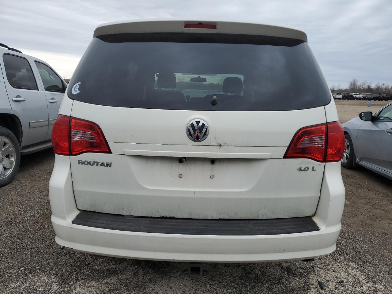 2010 Volkswagen Routan Se VIN: 2V4RW3DX8AR399607 Lot: 49321534