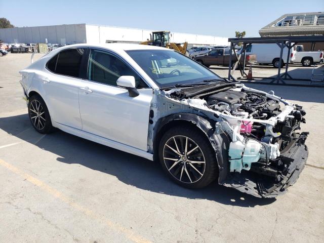  TOYOTA CAMRY 2023 Белый