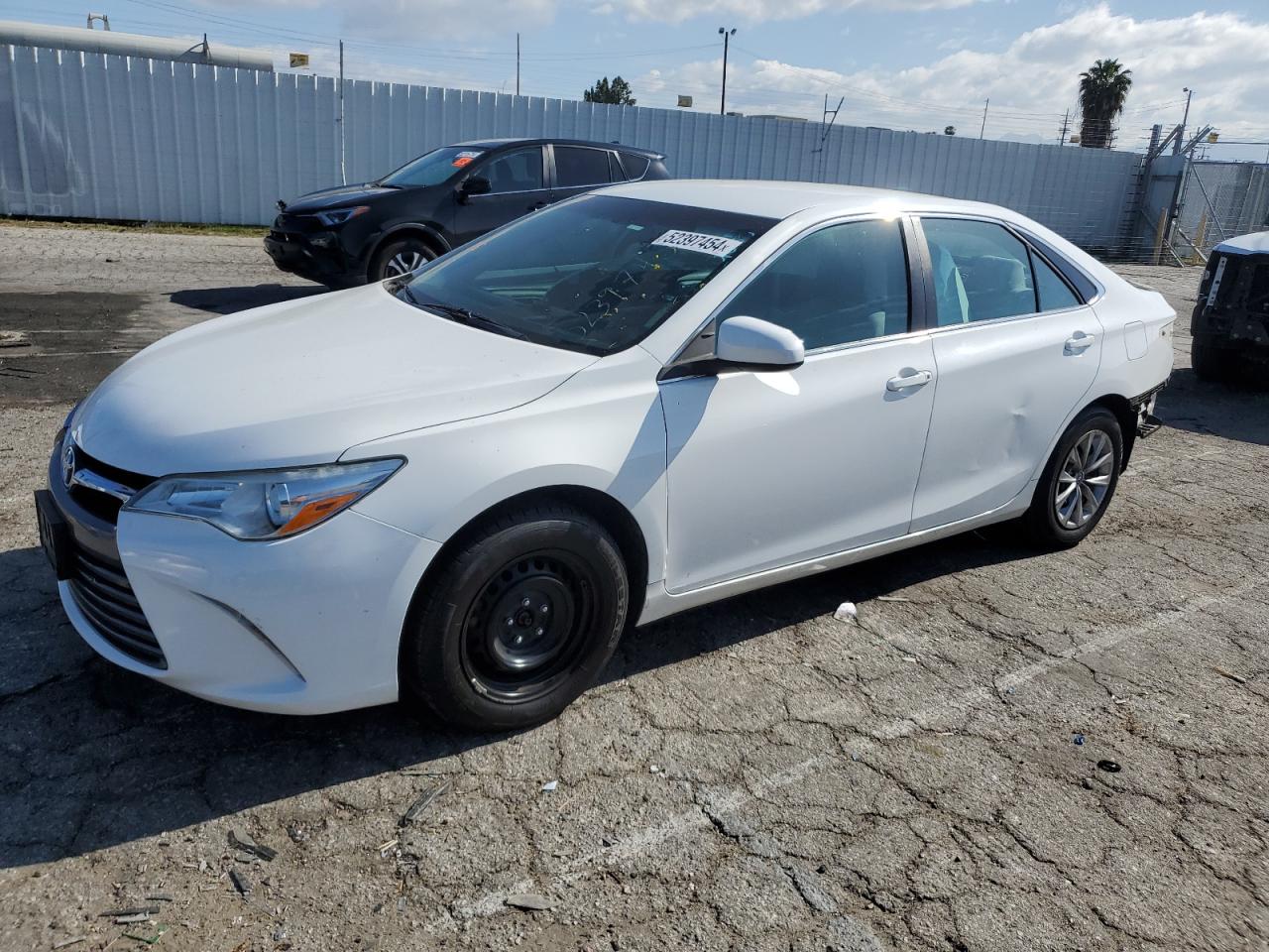 VIN 4T1BF1FK2GU211690 2016 TOYOTA CAMRY no.1