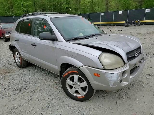 2005 Hyundai Tucson Gl VIN: KM8JM12BX5U180631 Lot: 52533444