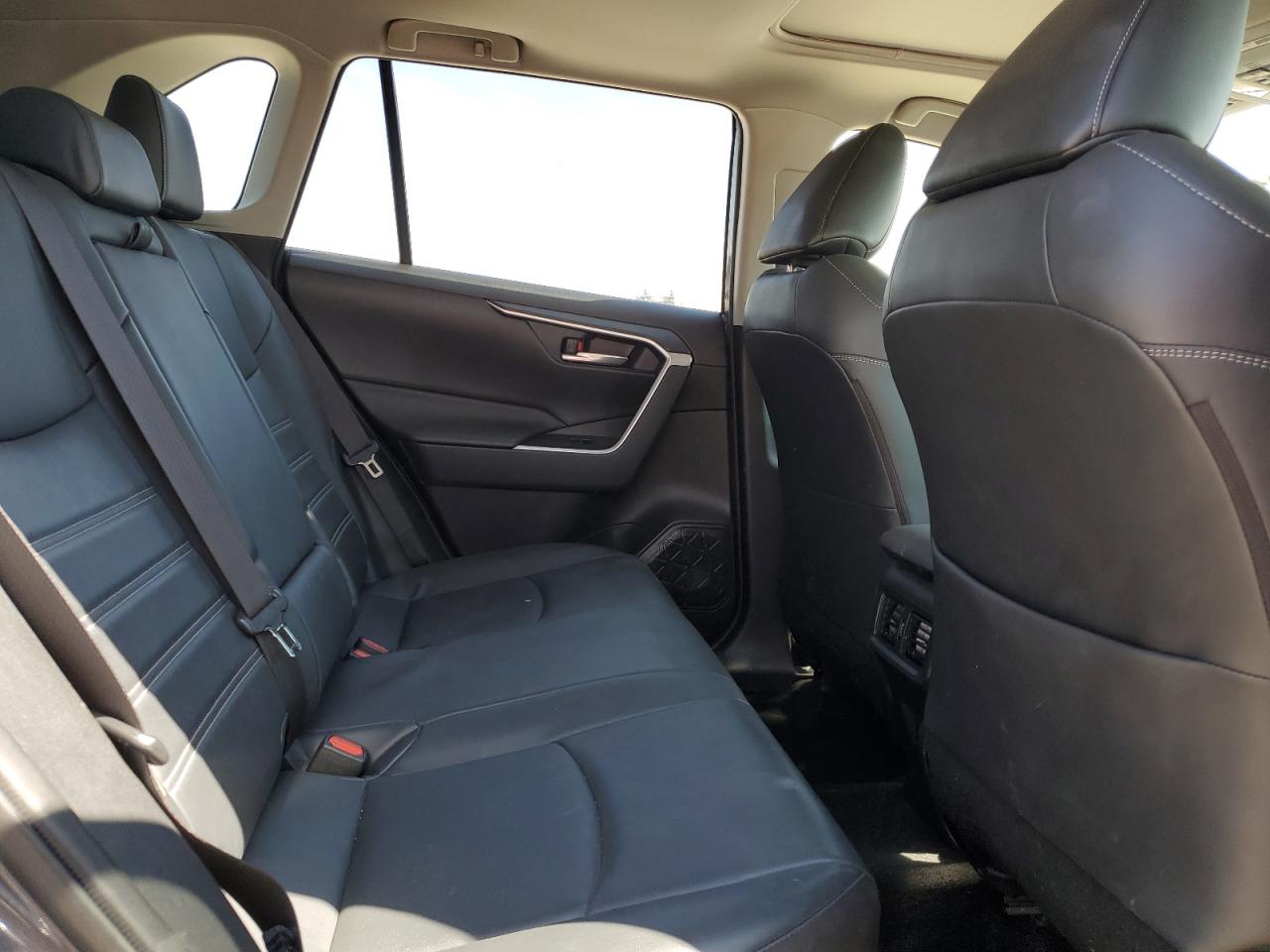 2020 Toyota Rav4 Xle Premium VIN: JTMC1RFV8LD061028 Lot: 52185854