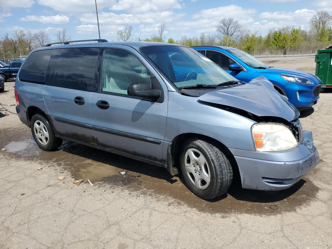 2FMZA51625BA05318 2005 Ford Freestar Se