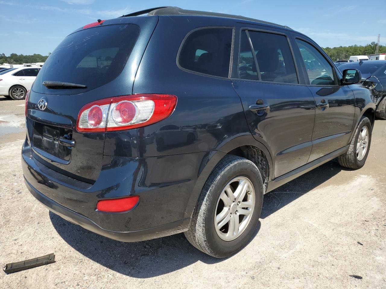 2012 Hyundai Santa Fe - Image 3