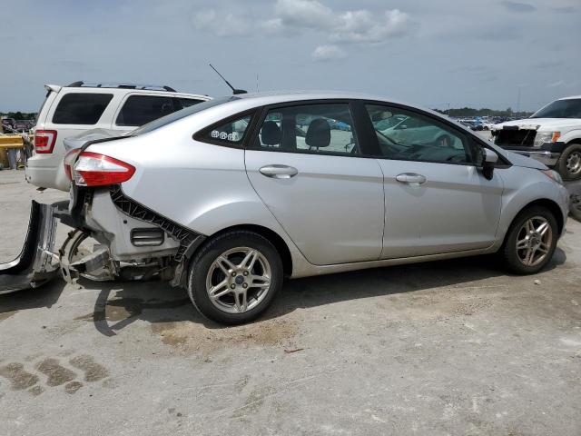 Sedans FORD FIESTA 2017 Silver