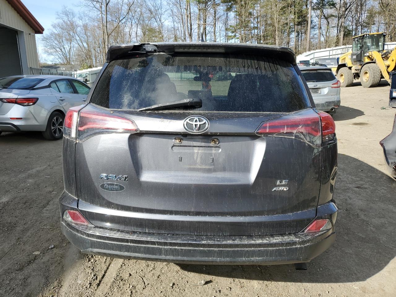 JTMBFREV8JJ239498 2018 Toyota Rav4 Le