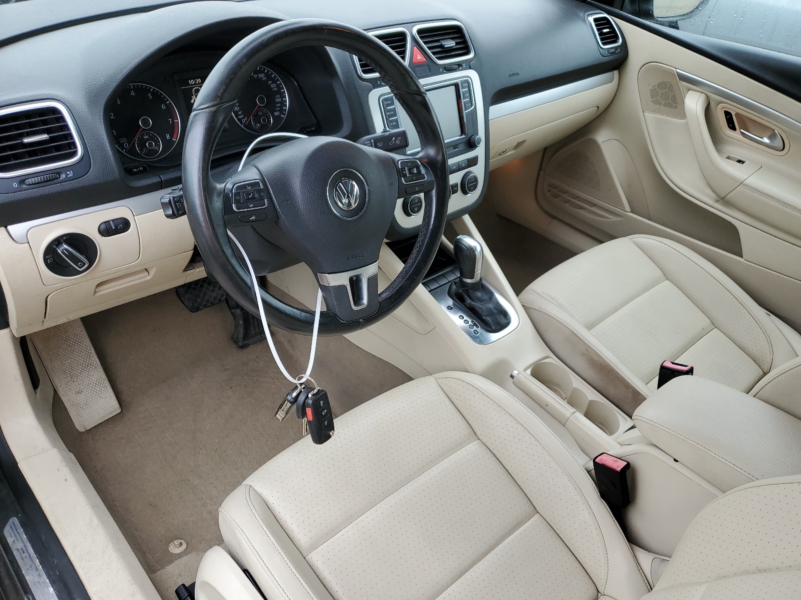 WVWBW8AH0GV000961 2016 Volkswagen Eos Komfort