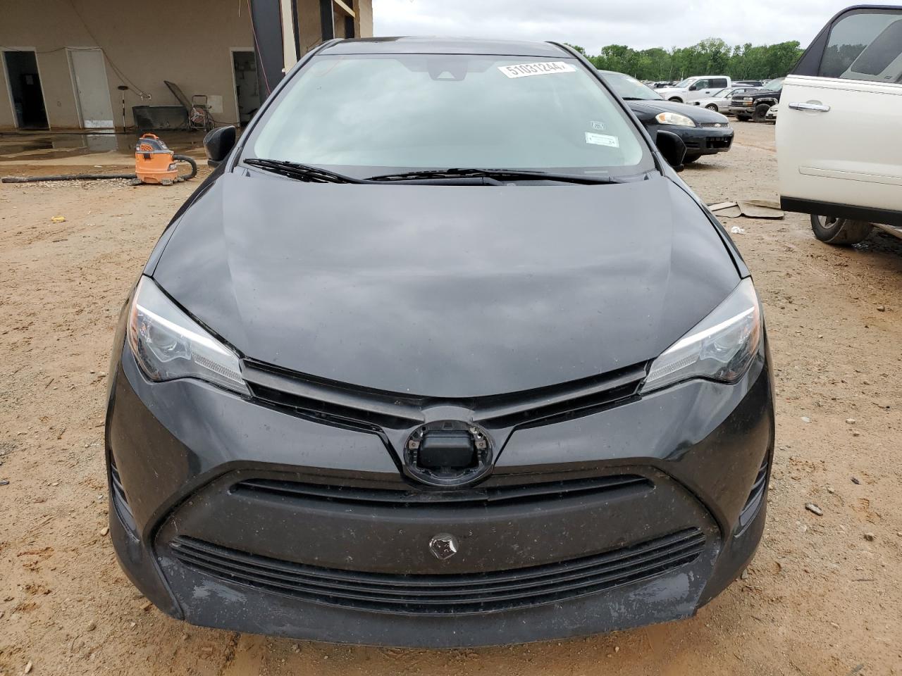 2018 Toyota Corolla L VIN: 5YFBURHE9JP756385 Lot: 51031244