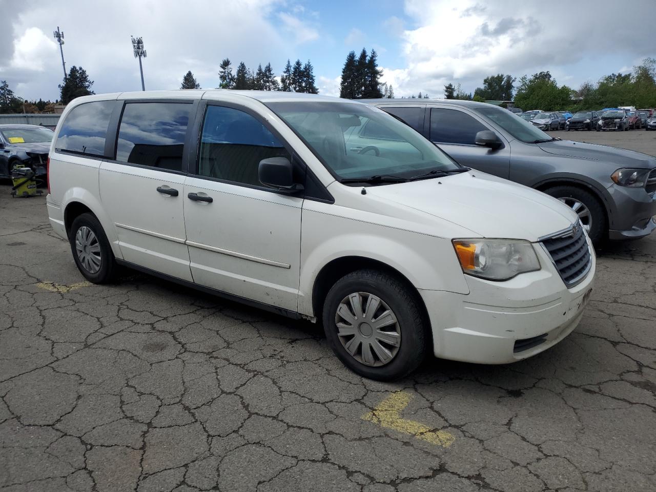 2008 Chrysler Town & Country Lx VIN: 2A8HR44H58R615556 Lot: 52775184