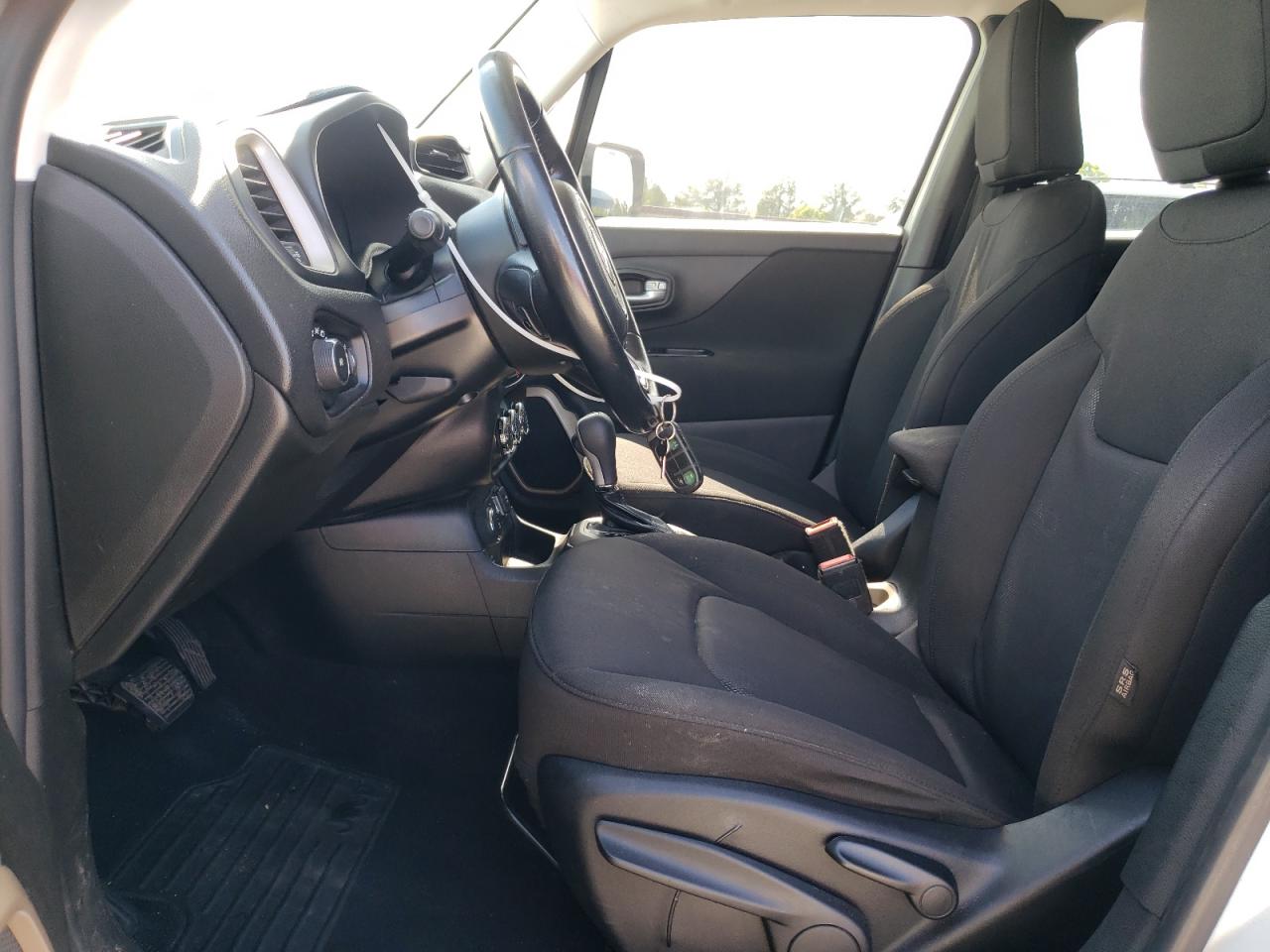 2017 Jeep Renegade - Image 7