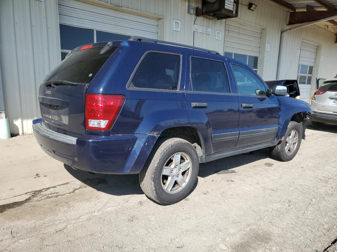 2006 Jeep Grand Cherokee - Image 3