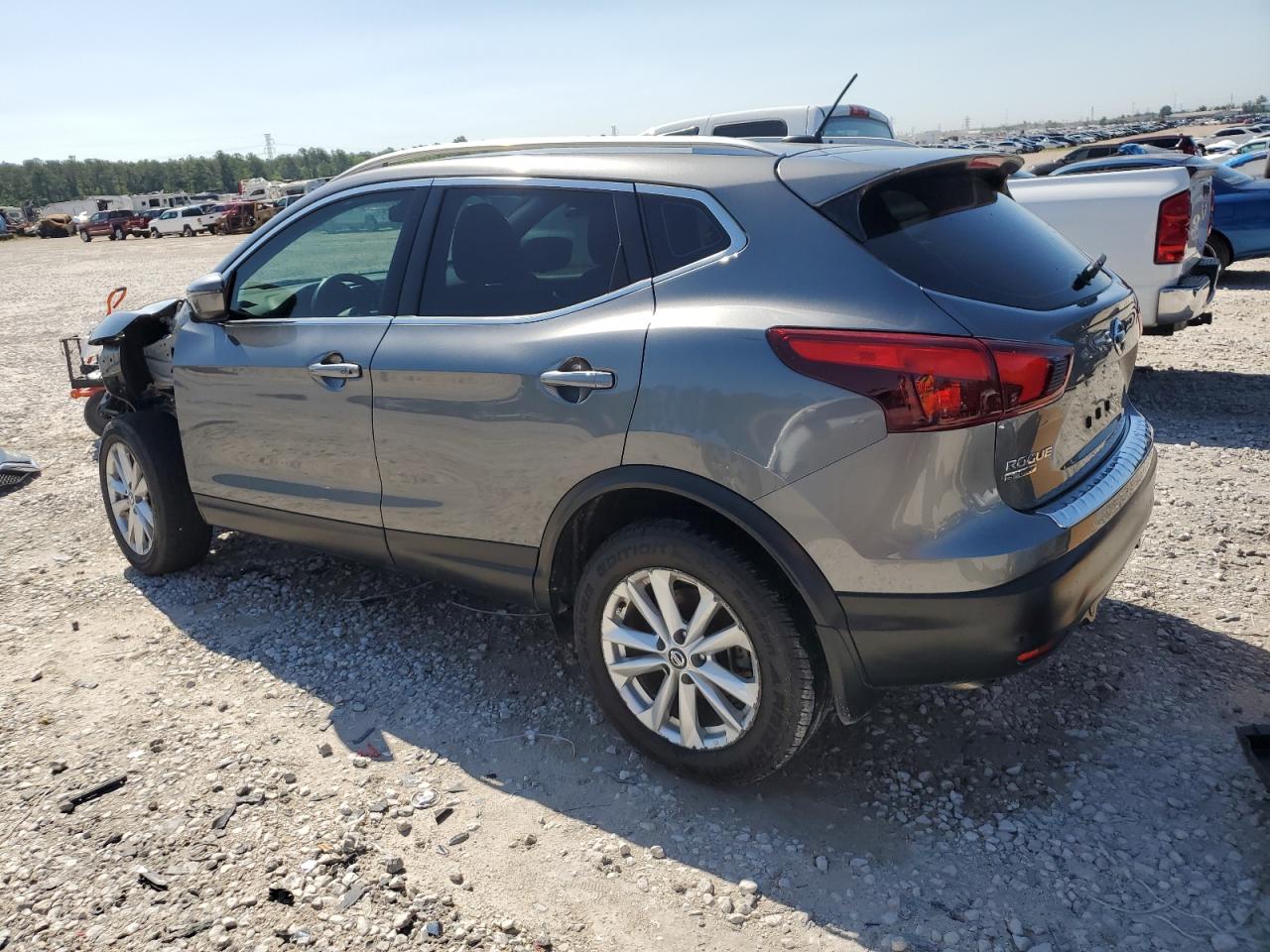 JN1BJ1CP9KW219823 2019 Nissan Rogue Sport S