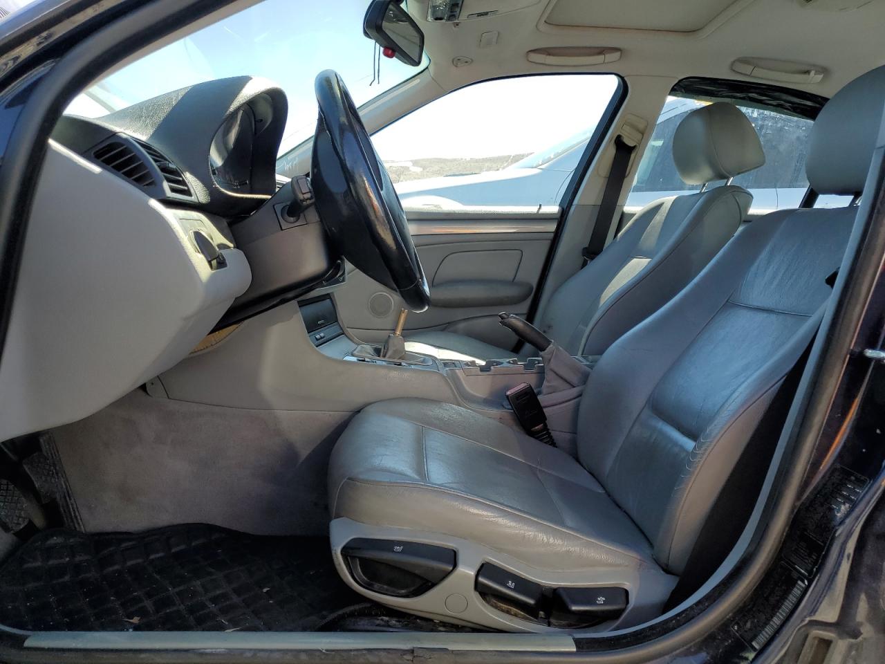 2001 BMW 325 I VIN: WBAAV33411EE25057 Lot: 50183334