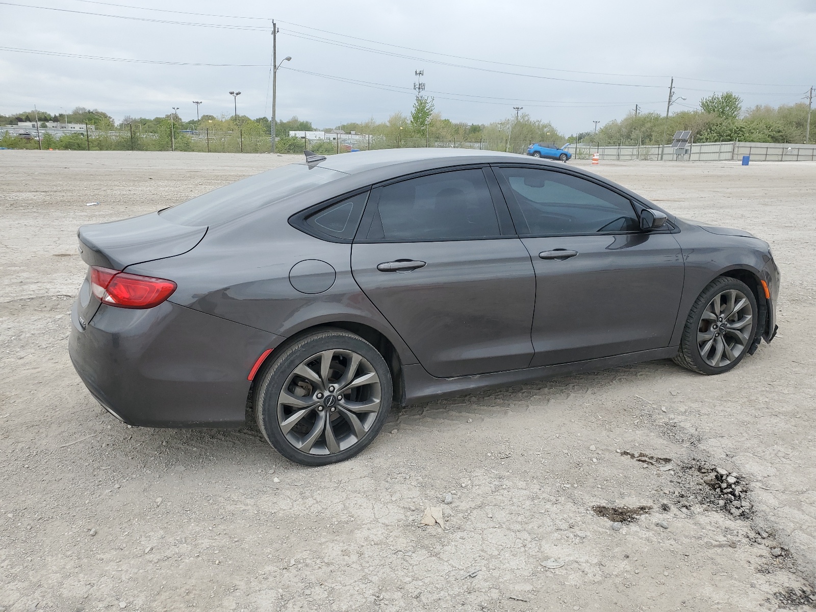 1C3CCCDG2FN560406 2015 Chrysler 200 S