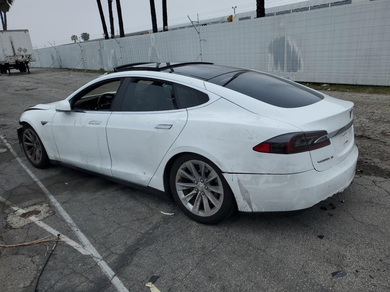 VIN 5YJSA1H12FFP73295 2015 TESLA MODEL S no.2