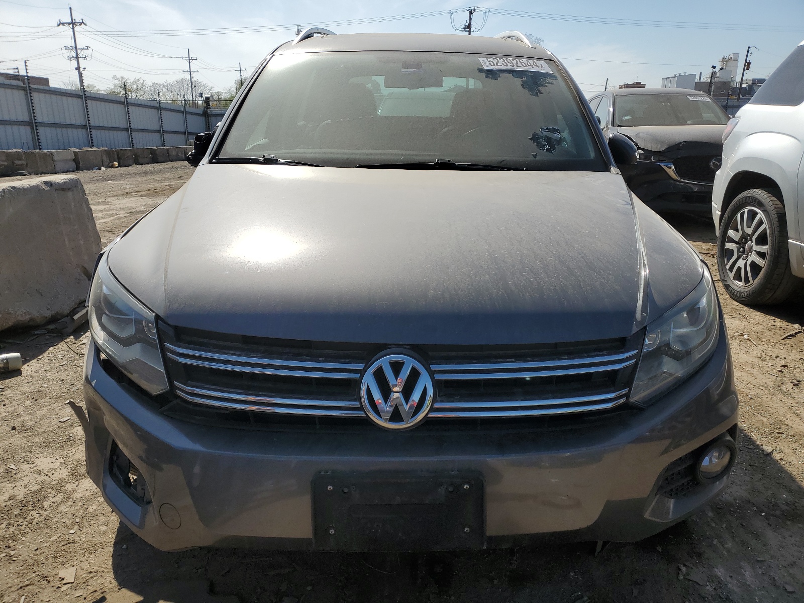 WVGAV7AX4GW553103 2016 Volkswagen Tiguan S