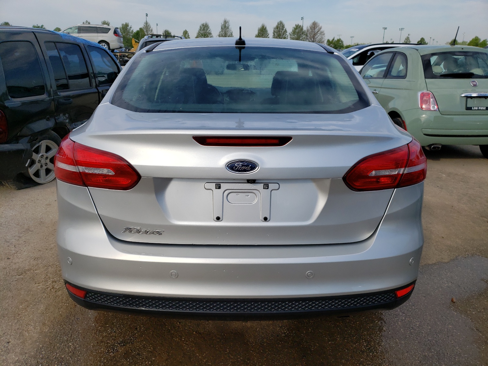 2018 Ford Focus Sel vin: 1FADP3H28JL318720