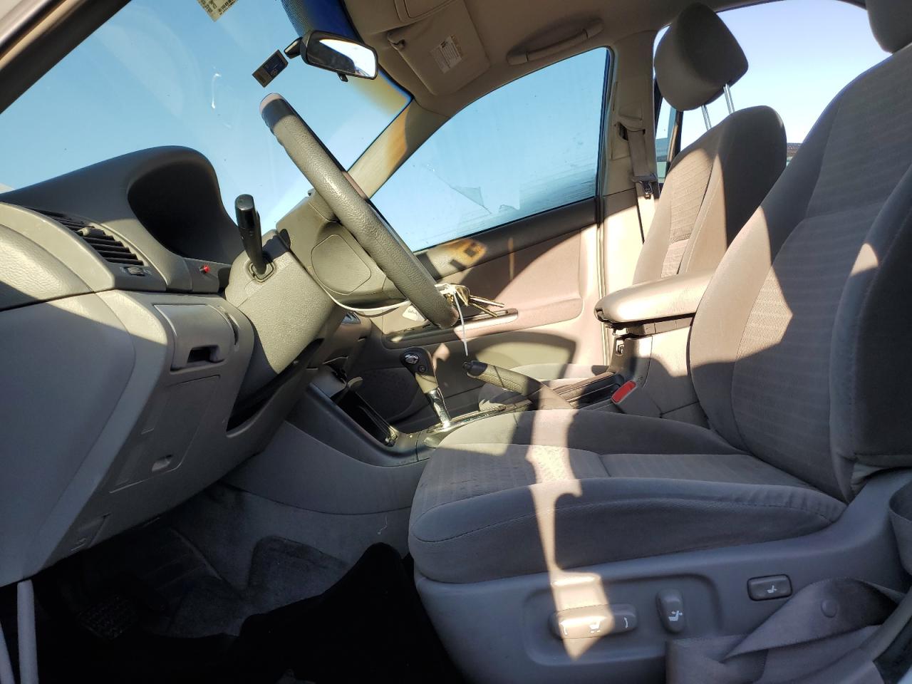 2005 Toyota Camry Le VIN: 4T1BE32K55U596874 Lot: 49259354