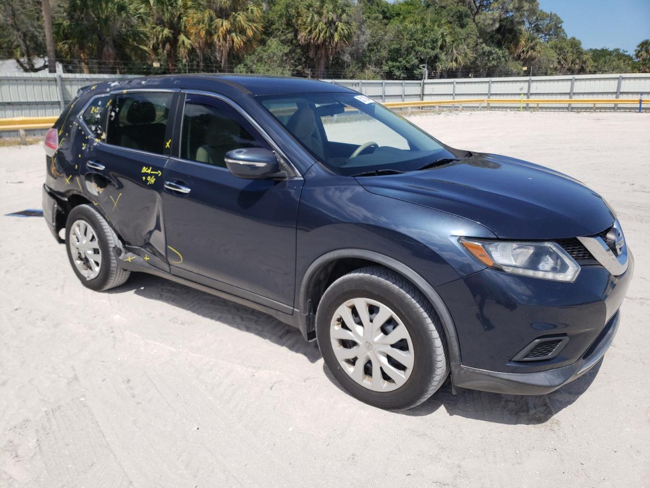 2015 Nissan Rogue S VIN: KNMAT2MT2FP572019 Lot: 52110244