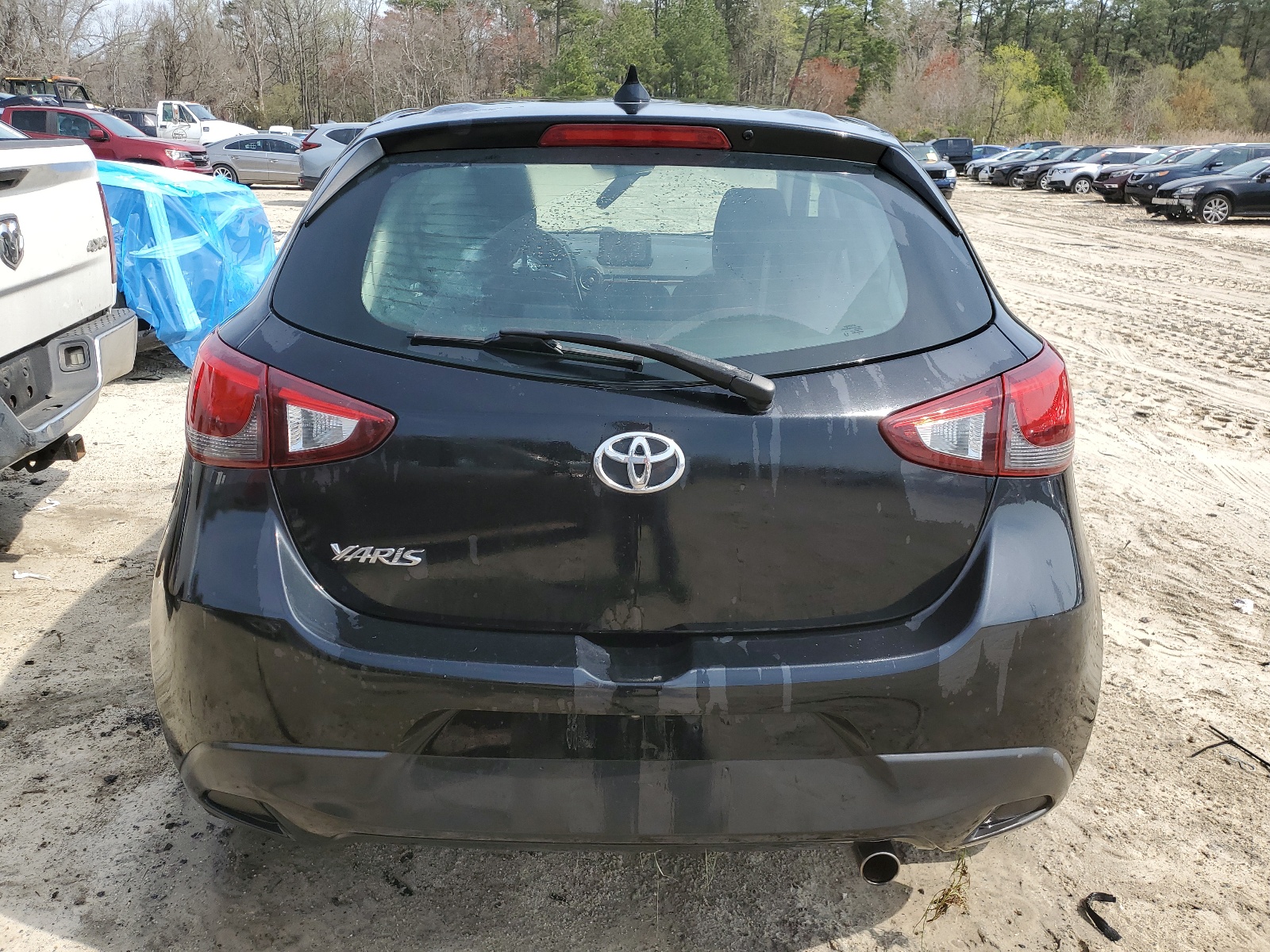 2020 Toyota Yaris Le vin: 3MYDLBJV0LY705326