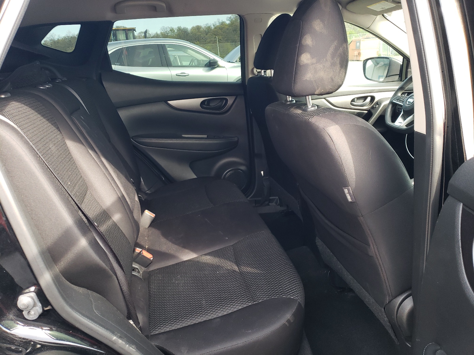 JN1BJ1CR2KW623824 2019 Nissan Rogue Sport S