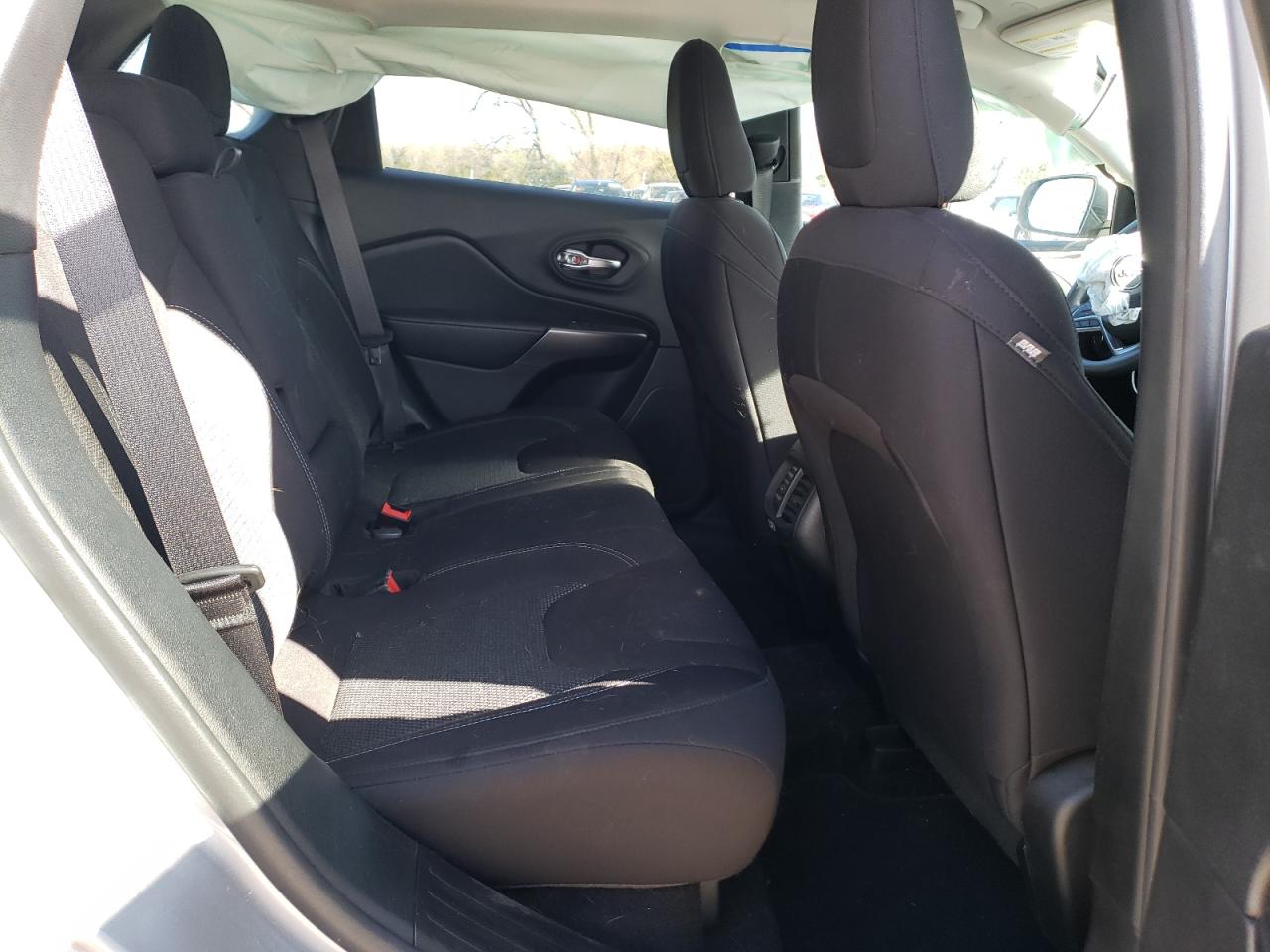 2020 Jeep Cherokee Latitude VIN: 1C4PJLCB2LD561596 Lot: 50606154