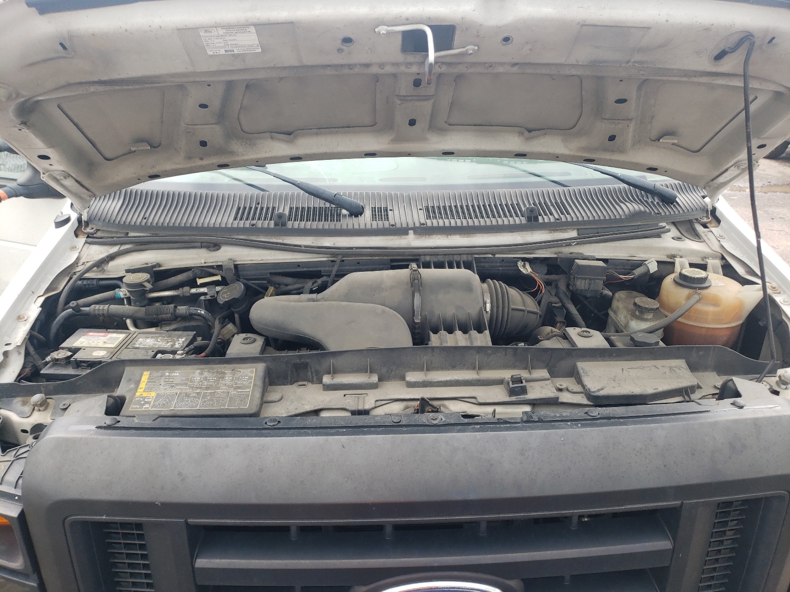 1FTNE24WX8DA53715 2008 Ford Econoline E250 Van